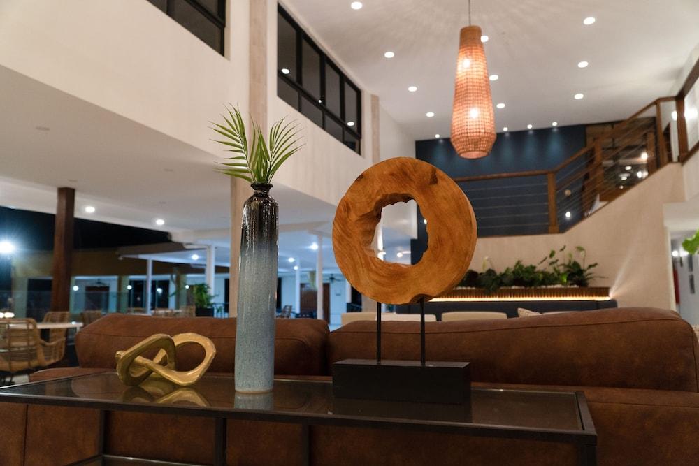 Cara Hotels Trinidad Claxton Bay Kültér fotó
